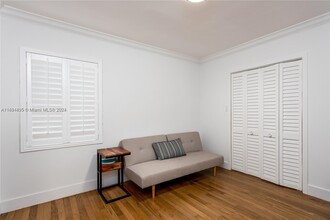 52 Montilla Ave in Coral Gables, FL - Foto de edificio - Building Photo