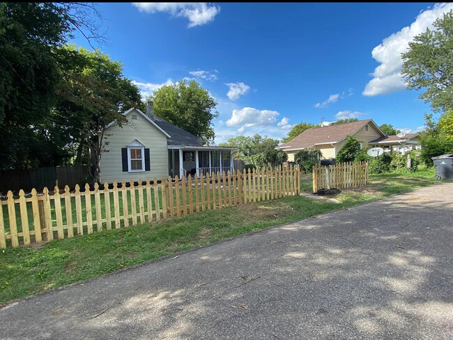 2229 Belvoir Ave in Knoxville, TN - Building Photo - Building Photo