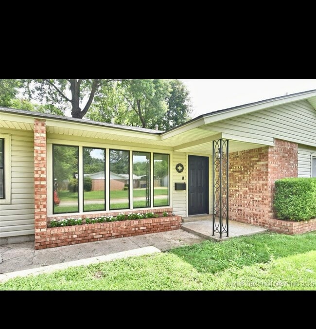 5701 S Rockford Pl in Tulsa, OK - Building Photo - Building Photo