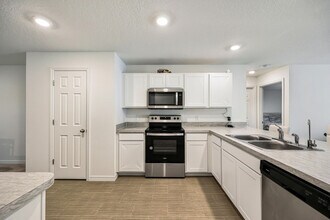 1316 Gibralter St SW in Palm Bay, FL - Building Photo - Building Photo