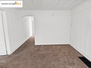 1655 E 32nd St in Oakland, CA - Building Photo - Building Photo