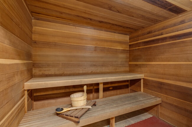 Allen Street in Kelso, WA - Building Photo - Interior Photo