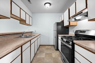 Fox Lane Apartments in Walworth, WI - Building Photo - Building Photo