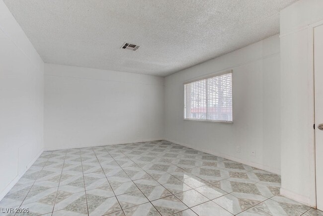 808 Hedge Way in Las Vegas, NV - Building Photo - Building Photo