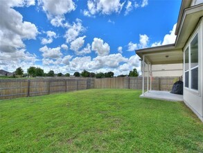 332 Foster Ln in Jarrell, TX - Building Photo - Building Photo