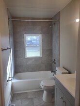 8902 Prospect St in Louisville, KY - Foto de edificio - Building Photo