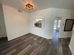 2027 Stonefield Ln in Santa Rosa, CA - Building Photo - Building Photo