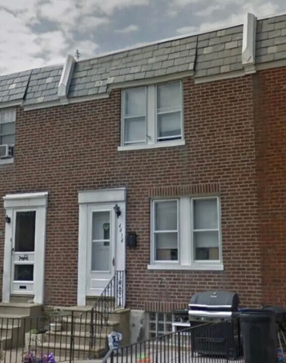 4434 Marple St in Philadelphia, PA - Building Photo