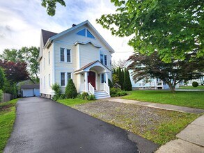 27 Elizabeth St in Bethel, CT - Building Photo - Building Photo