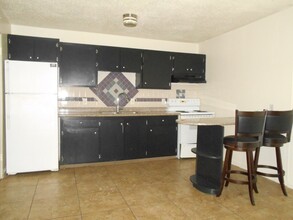 3727 Hazelwood St in Las Vegas, NV - Building Photo - Building Photo