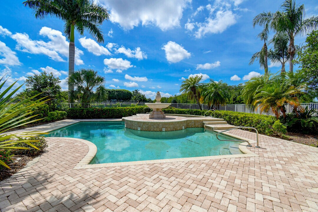 2286 Merriweather Way in Wellington, FL - Foto de edificio