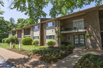 Candlewood Apartment Homes in Nashville, TN - Foto de edificio - Building Photo