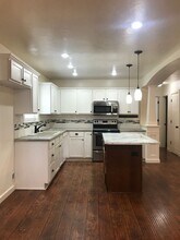 4555 S Graystone Ct in Springfield, MO - Building Photo - Building Photo