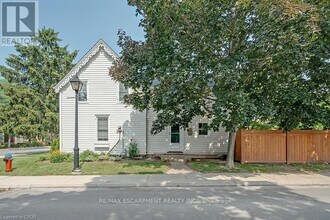 491 Pearl St in Burlington, ON - Building Photo - Building Photo