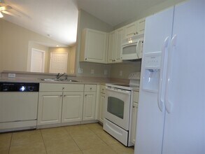 13137 Carrollwood Creek Dr in Tampa, FL - Foto de edificio - Building Photo