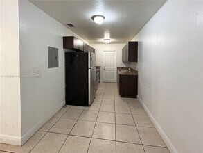 738 NE 86th St in Miami, FL - Building Photo - Building Photo