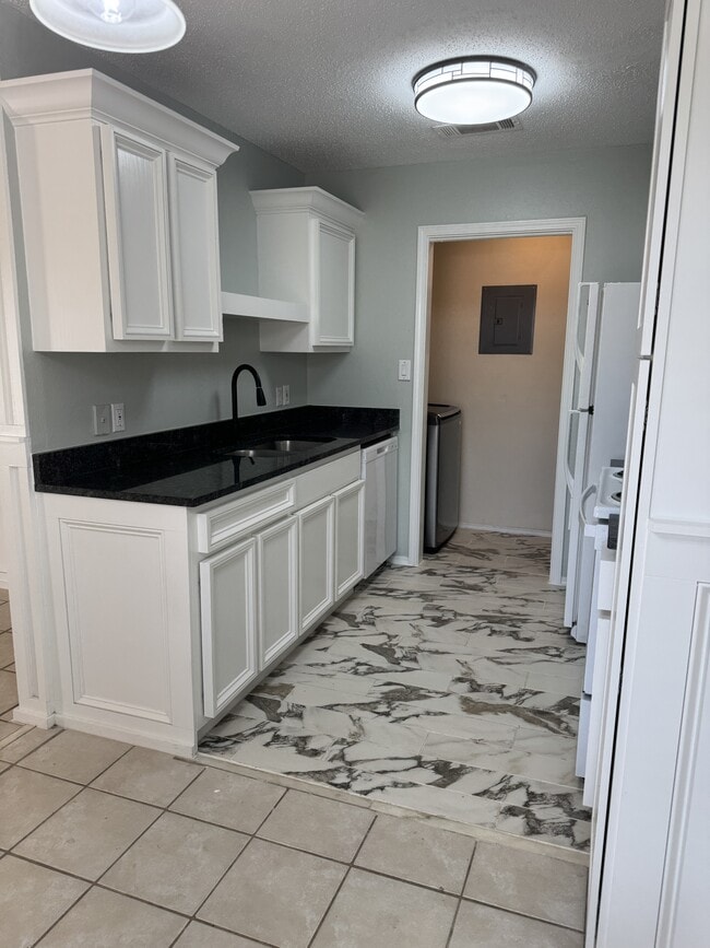 10604 Sharp Blvd in Gulfport, MS - Building Photo - Building Photo