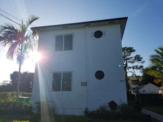 610 SW 7th Ave in Miami, FL - Building Photo - Building Photo