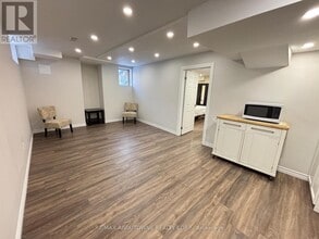 4640 Doug Wright Dr in Burlington, ON - Building Photo - Building Photo