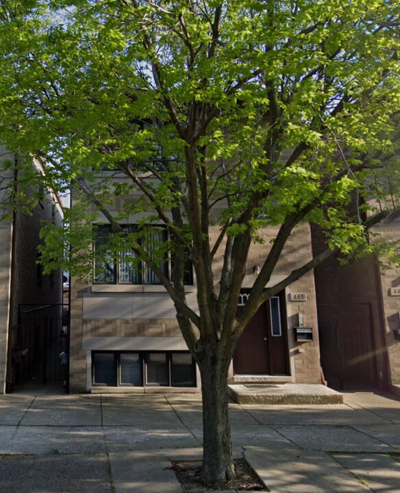 445 W 37th St, Unit 2 in Chicago, IL - Building Photo