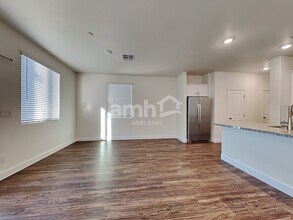 96 Cabaletta Ln in Henderson, NV - Building Photo - Building Photo