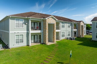 Point Royale in Victoria, TX - Foto de edificio - Building Photo