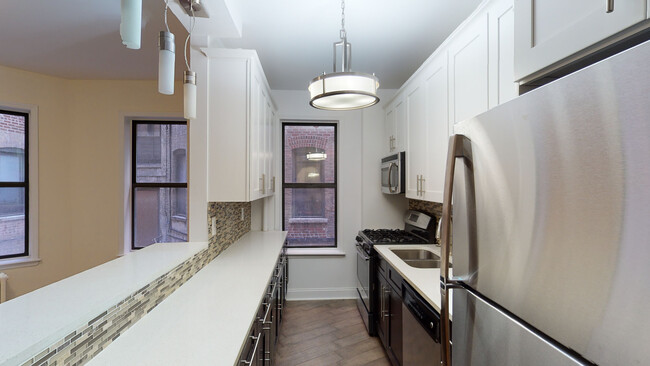 403 Audubon Ave in New York, NY - Building Photo - Building Photo