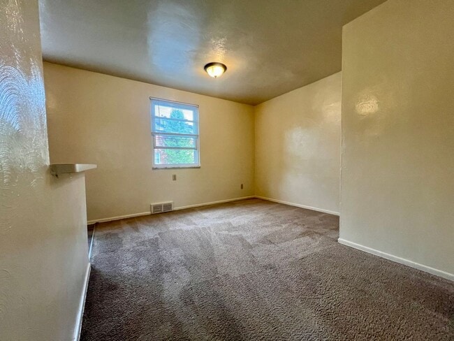 434 Vale Ave in Plum, PA - Building Photo - Building Photo