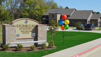 StoneLeaf at Eustace Apartamentos