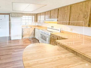 715 W Daughtery Rd in Lakeland, FL - Building Photo - Building Photo