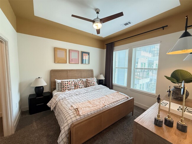 property at 641 W Crosstimbers St