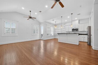 1042 W 25th St in Houston, TX - Building Photo - Building Photo