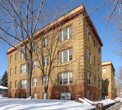 Chatsworth Court Apartments in St. Paul, MN - Building Photo - Building Photo