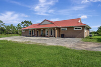 7818 Verna Bethany Rd in Myakka City, FL - Foto de edificio - Building Photo