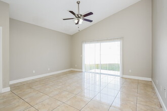 4417 Spring Blossom Dr in Kissimmee, FL - Building Photo - Building Photo