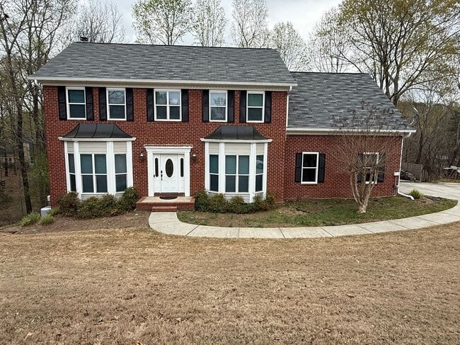 property at 2845 Stratfield Ct