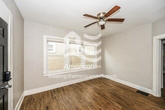 321 S 43rd St in Louisville, KY - Foto de edificio - Building Photo