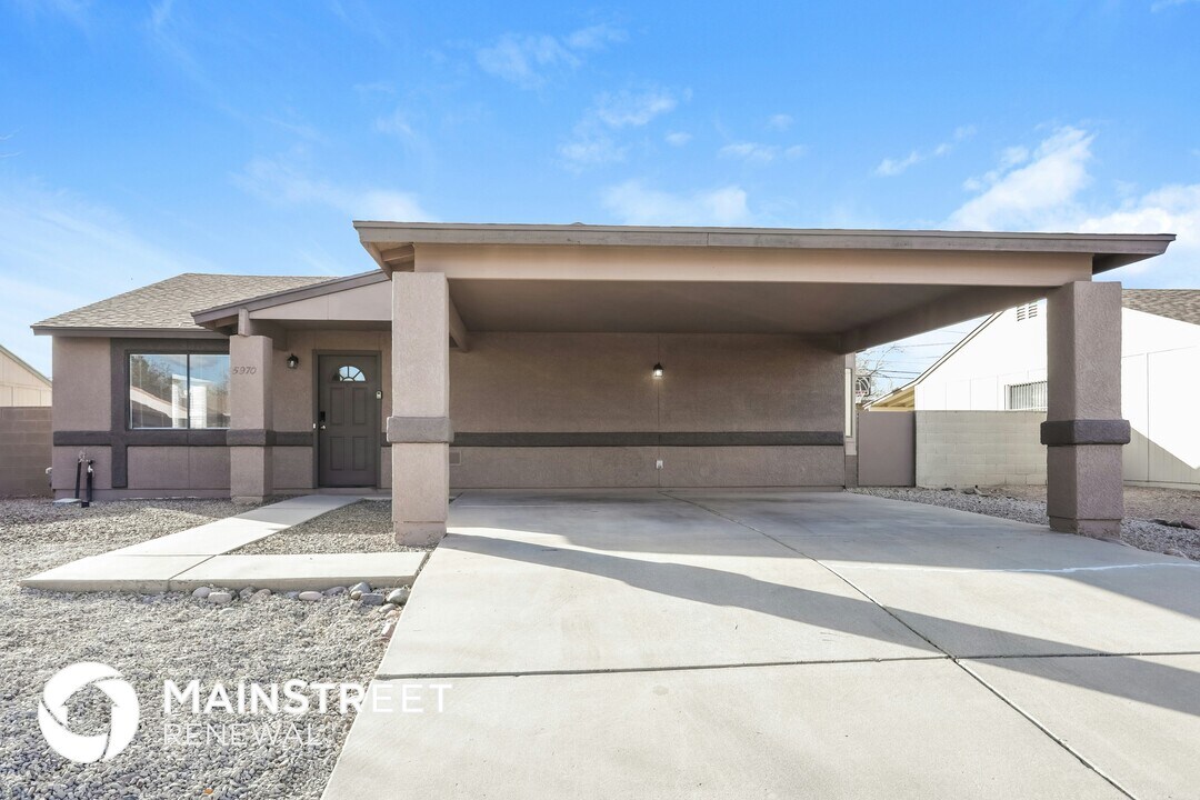 5970 S Springbrook Dr in Tucson, AZ - Building Photo