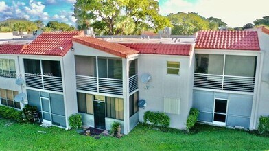 7435 Woodmont Terrace in Tamarac, FL - Building Photo - Building Photo