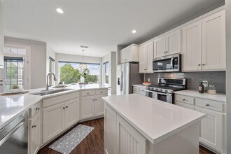 10809 Range View Dr in Austin, TX - Building Photo - Building Photo