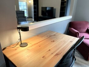 11922 Tobler Trl in Austin, TX - Foto de edificio - Building Photo