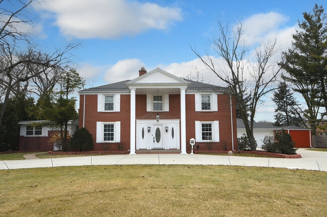 property at 305 N Reed St