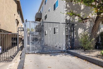 1834 Bentley in Los Angeles, CA - Building Photo - Building Photo