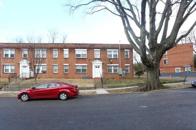 2609 29th St SE in Washington, DC - Foto de edificio - Building Photo