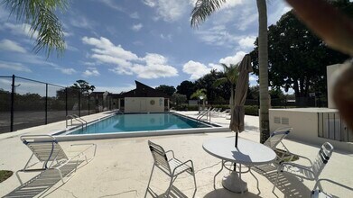 5340 Bosque Ln in West Palm Beach, FL - Building Photo - Building Photo