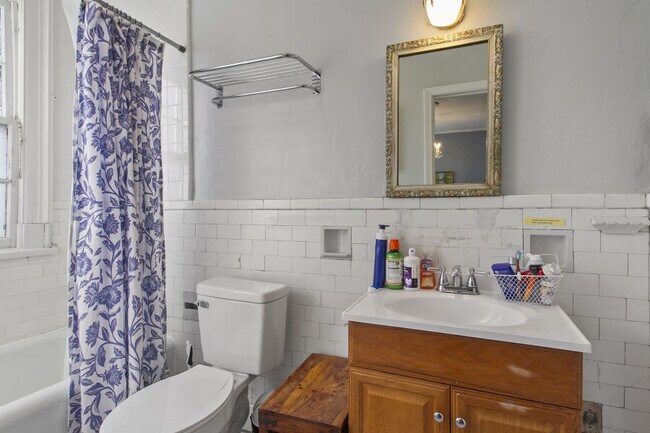 633 College St, Unit 633 B in Macon, GA - Foto de edificio - Building Photo