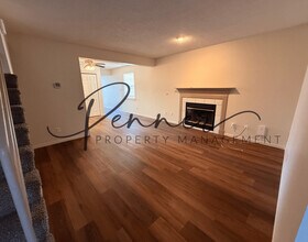 4616 NE Whispering Winds Dr in Lee's Summit, MO - Building Photo - Building Photo