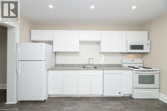 20 Harvey St in Hamilton, ON - Building Photo - Building Photo