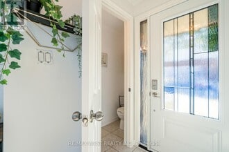 220 Ormond Dr in Oshawa, ON - Building Photo - Building Photo