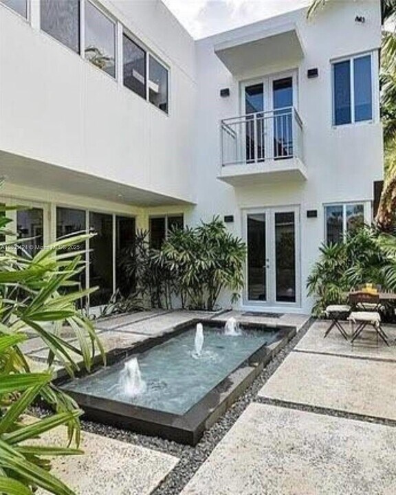 6340 SW 80th St in Miami, FL - Building Photo